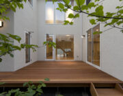 ALLの高級注文住宅-ウッドデッキを囲む家